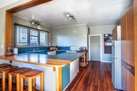 Photo of property in 14 Mahana Road, Paraparaumu Beach, Paraparaumu, 5032