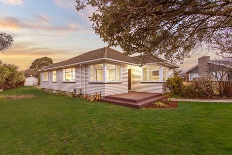 Photo of property in 12 Wildwood Avenue, Wainoni, Christchurch, 8061