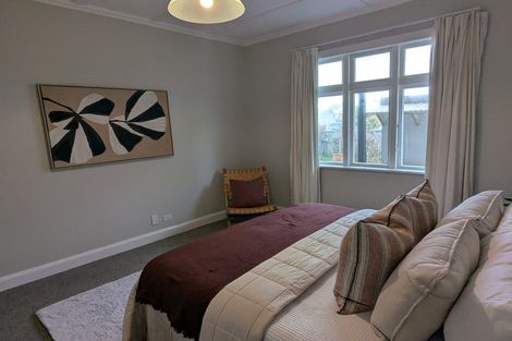 Photo of property in 99 Endeavour Street, Lyall Bay, Wellington, 6022