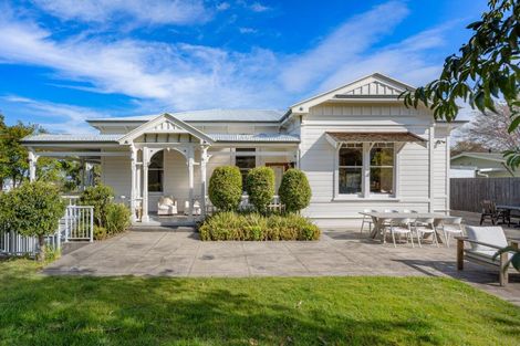 Photo of property in 6 Thompson Road, Bluff Hill, Napier, 4110