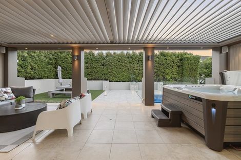 Photo of property in 12 Hauraki Road, Hauraki, Auckland, 0622