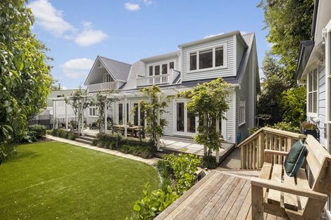 Photo of property in 56 Glen Road, Kelburn, Wellington, 6012