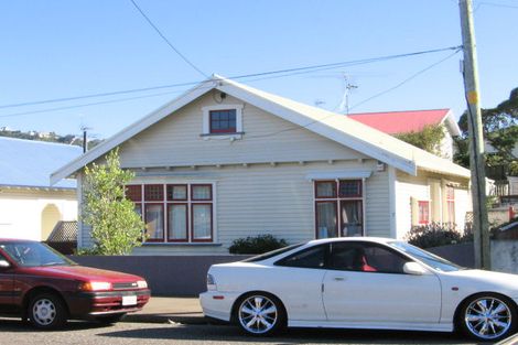 Photo of property in 7 Avon Street, Island Bay, Wellington, 6023