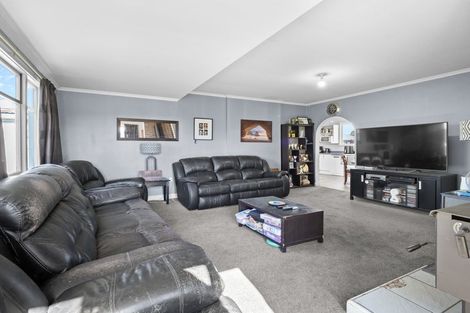 Photo of property in 75 Mcmurdo Street, Tinwald, Ashburton, 7700