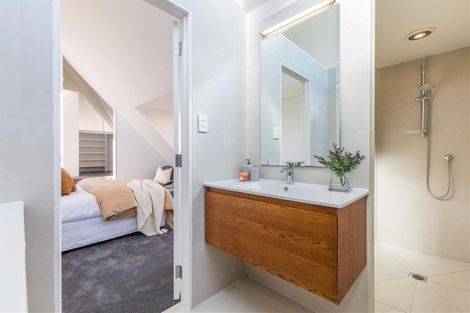 Photo of property in 8 View Road, Campbells Bay, Auckland, 0630