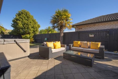 Photo of property in 32 Tomika Crescent, Papamoa Beach, Papamoa, 3118