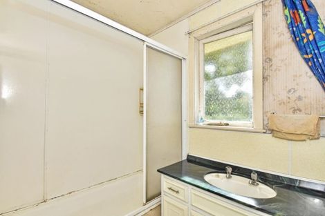 Photo of property in 4 Sexton Place, Manurewa East, Auckland, 2102