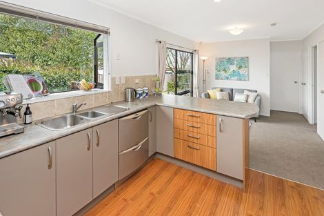 Photo of property in 25 Gosford Drive, Botany Downs, Auckland, 2010