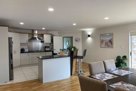Photo of property in 80 Gracechurch Drive, Flat Bush, Auckland, 2016