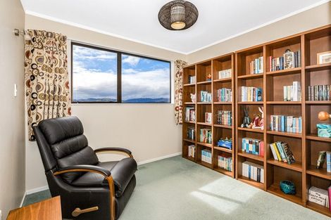 Photo of property in 7 Furneaux Grove, Whitby, Porirua, 5024