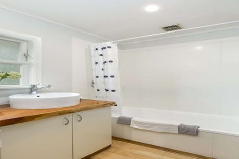Photo of property in 63 Kervil Avenue, Te Atatu Peninsula, Auckland, 0610