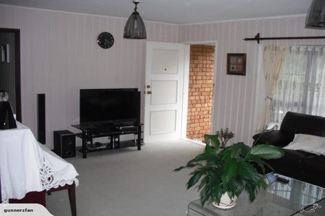 Photo of property in 1/150a Prince Regent Drive, Half Moon Bay, Auckland, 2012