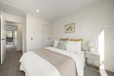 Photo of property in 2/16 Handley Avenue, Narrow Neck, Auckland, 0624