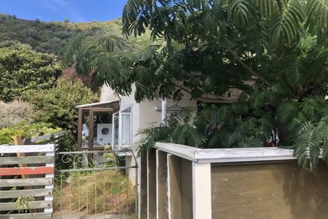 Photo of property in 2/1 Angle Street, Picton, 7220