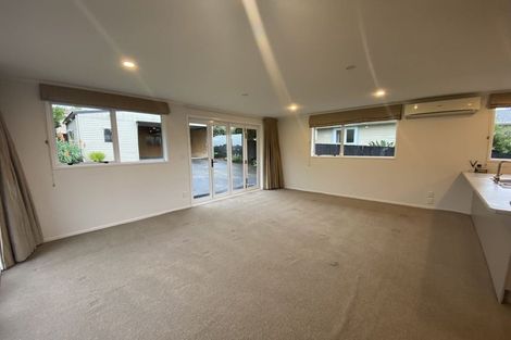 Photo of property in 4 Trojan Crescent, New Lynn, Auckland, 0600