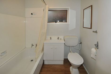 Photo of property in 2/98 Carlisle Road, Browns Bay, Auckland, 0632