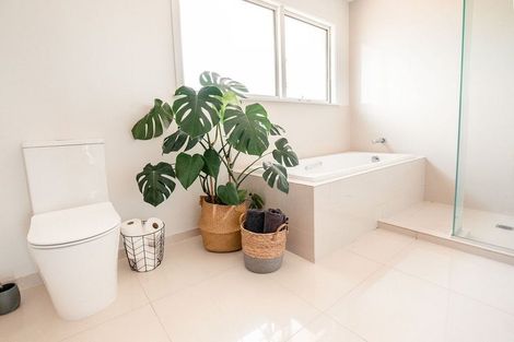 Photo of property in 185 Wairakei Road, Bryndwr, Christchurch, 8053