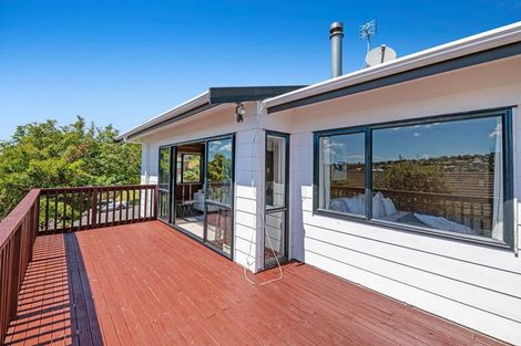 Photo of property in 7 Camilla Grove, Totara Vale, Auckland, 0629