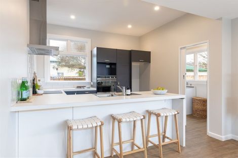 Photo of property in 55 Selwyn Street, Somerfield, Christchurch, 8024