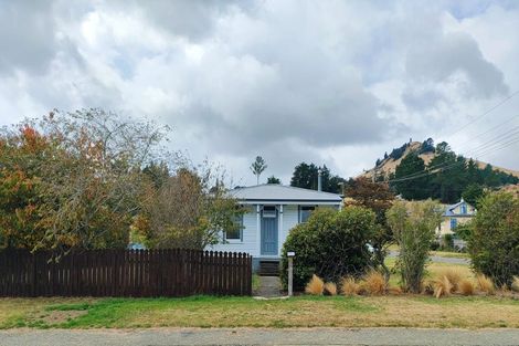 Photo of property in 2 Runbrake Street, Palmerston, 9430