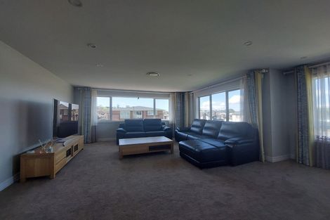 Photo of property in 11 Rathmullen Place, Pinehill, Auckland, 0632