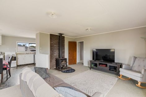 Photo of property in 9 Tawake Place, Waitara, 4320