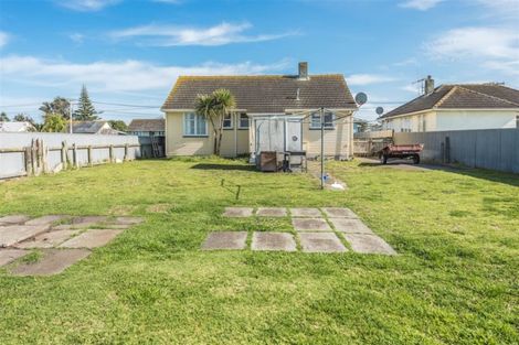Photo of property in 38 Matipo Street, Castlecliff, Whanganui, 4501