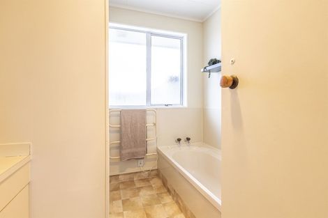 Photo of property in 16 Perrin Place, Kelvin Grove, Palmerston North, 4414