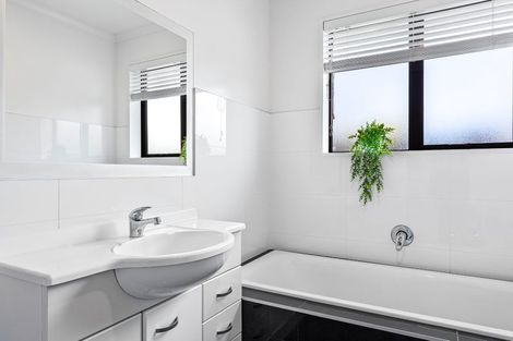 Photo of property in 106 Bassett Street, Burwood, Christchurch, 8083