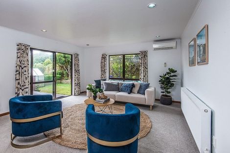 Photo of property in 13 Ramphal Terrace, Khandallah, Wellington, 6035