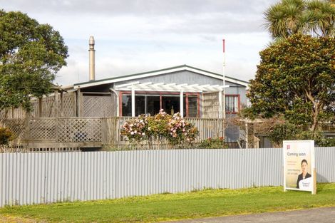 Photo of property in 5 Te Whena Street, Otaki Beach, Otaki, 5512