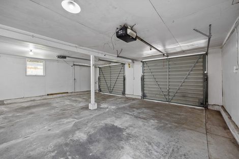 Photo of property in 13 Booralee Avenue, Botany Downs, Auckland, 2010