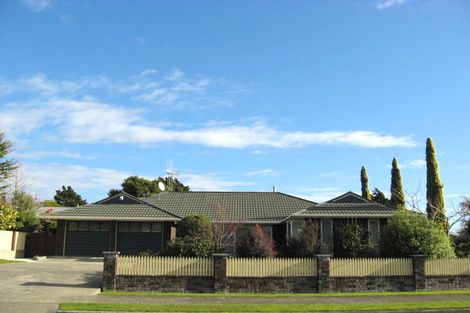 Photo of property in 72 Highbury Drive, Levin, 5510