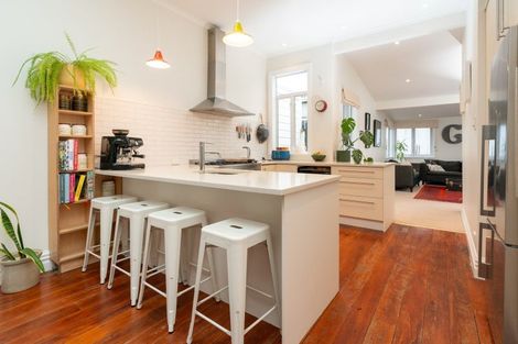 Photo of property in 33 Owen Street, Newtown, Wellington, 6021
