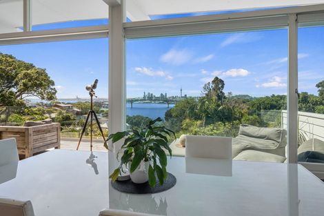 Photo of property in 24 Bridge View Road, Birkenhead, Auckland, 0626