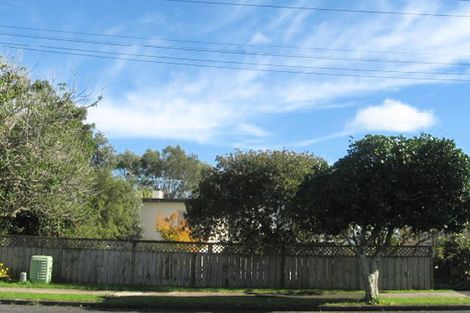 Photo of property in 109 Bradbury Road, Botany Downs, Auckland, 2010