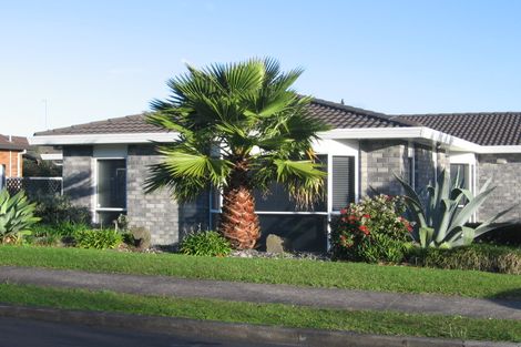 Photo of property in 3 Ferntree Terrace, West Harbour, Auckland, 0618