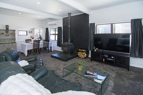 Photo of property in 25 Clifton Avenue, Carterton, 5713