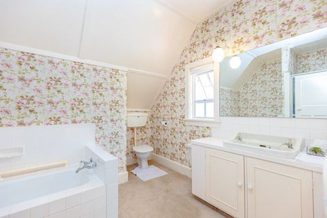 Photo of property in 84 Parkes Avenue, Saint Johns Hill, Whanganui, 4501