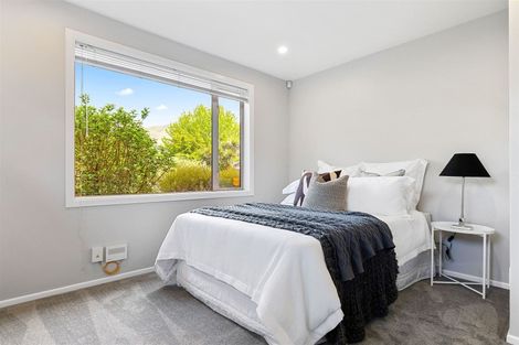 Photo of property in 28 Laing Crescent, Heathcote Valley, Christchurch, 8022