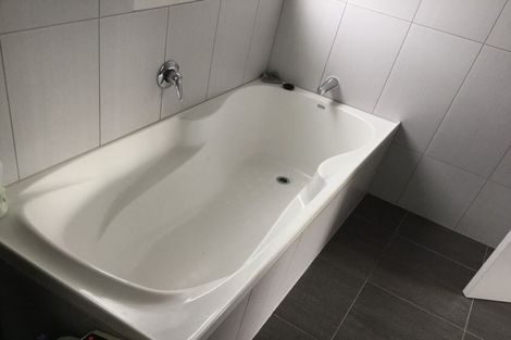 Photo of property in 10 Norma Avenue, Te Atatu South, Auckland, 0610