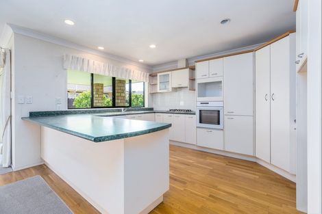 Photo of property in 64 Longford Park Drive, Takanini, 2112