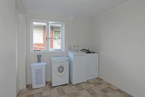 Photo of property in 8 Waiohua Road, Greenlane, Auckland, 1061