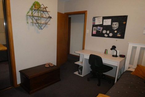 Photo of property in 22 Liverton Crescent, Bishopdale, Christchurch, 8053