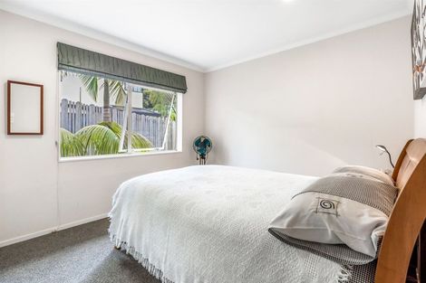Photo of property in 8 Landvale Court, Browns Bay, Auckland, 0630