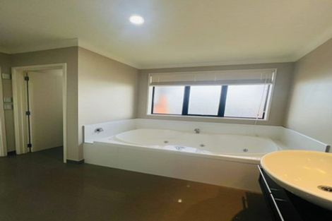Photo of property in 46 Westpark Drive, Burnside, Christchurch, 8053