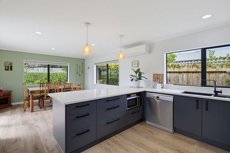 Photo of property in 27 Amberley Crescent, Bethlehem, Tauranga, 3110