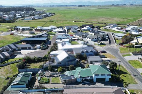 Photo of property in 43 Shortt Street, Foxton Beach, Foxton, 4815