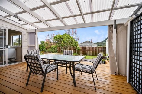 Photo of property in 48 George Street, Hikurangi, 0114