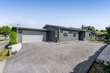 Photo of property in 3 Te Arakete Place, Hurworth, New Plymouth, 4310